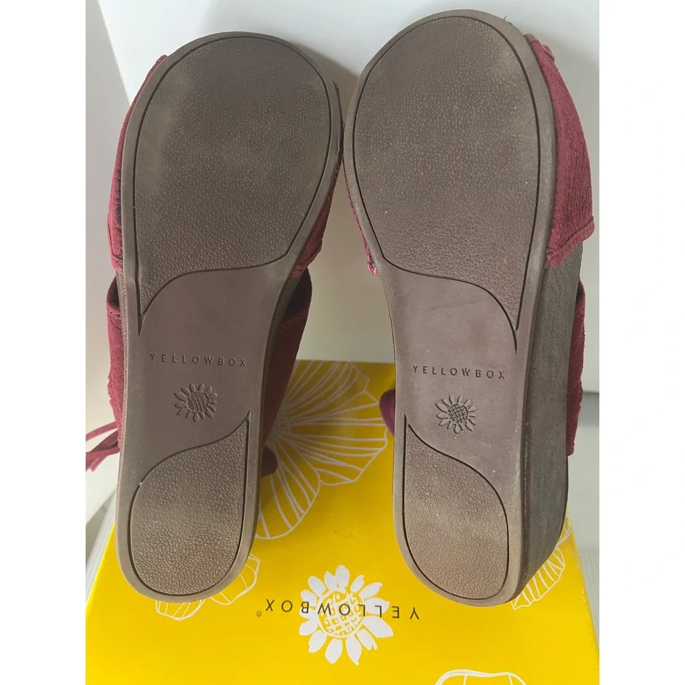 Yellow Box Sheridan Burgundy Embossed Floral Wedge Sandals Peep Toe Tassel 9 M